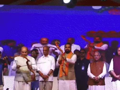 पटना में 90 फीट ऊंचे रावण का दहन, आंखों से निकले अंगारे और मुंह से निकले शोले; लाइट-साउंड इफेक्ट्स ने मोहा मन