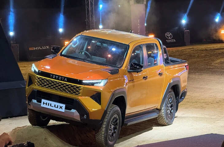 Toyota ने लॉन्च किया Fortunar का बड़ा भाई Hilux,&nbsp;जानिए कीमत, दमदार इंजन, शानदार फीचर्स और क्या है इसमें नया​​​​​​​