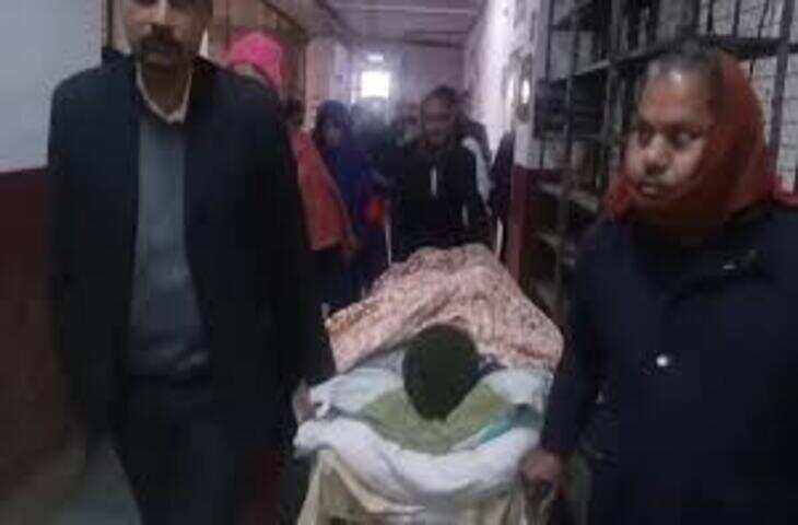 पति पैरालाइज्ड, पत्नी को चाहिए गुजारा भत्ता, कानपुर कोर्ट में स्ट्रेचर पर लेटा पहुंचा, झूठी बीमारी का लगाया था आरोप