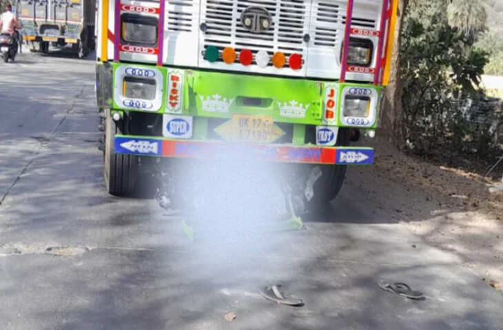 भीषण सड़क हादसे में पिता की मौत, बेटा गंभीर घायल, परिवार में मचा कोहराम