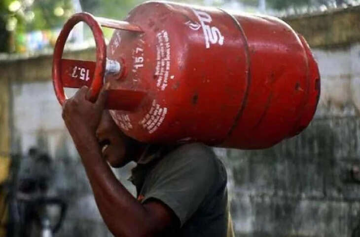 Gas Cylinder Price Today : क्या आज मिली राहत या बढ़ा खर्च? सिलेंडर बुक करने से पहले जरूर चेक करें नए भा