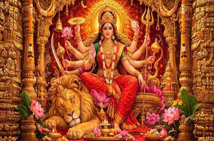  हिंदू धर्म में मां दुर्गा को शक्ति, साहस और पराक्रम की देवी माना जाता है। भक्त अलग-अलग अवसरों पर मां भगवती की आराधना के लिए दुर्गा स्तोत्र, दुर्गा चालीसा और मंत्रों का पाठ करते हैं। धार्मिक मान्यता के अनुसार मां भगवती का स्मरण करने और स्तोत्र का पाठ करने से मन को शांति मिलती है तथा भक्त के भीतर सकारात्मक ऊर्जा और आत्मविश्वास का संचार होता है। नवरात्रि, शुक्रवार और विशेष धार्मिक अवसरों पर दुर्गा उपासना का विशेष महत्व माना जाता है।    मां भगवती की आराधना का महत्व मां दुर्गा को आदिशक्ति का स्वरूप माना गया है। धार्मिक मान्यताओं में उन्हें महिषासुर मर्दिनी और असुर शक्तियों का नाश करने वाली देवी के रूप में पूजा जाता है। भक्त मां भगवती की पूजा कर जीवन में आने वाली परेशानियों से मुक्ति, परिवार की सुख-शांति और समृद्धि की कामना करते हैं।  दुर्गा स्तोत्र का पाठ श्रद्धा और एकाग्रता के साथ करने की परंपरा है। मान्यता है कि नियमित रूप से मां का स्मरण करने से मन में सकारात्मक विचार आते हैं और कठिन परिस्थितियों का सामना करने का साहस मिलता है।  दुर्गा स्तोत्र का पाठ मां भगवती की आराधना करते समय श्रद्धालु इस प्रचलित स्तुति का पाठ कर सकते हैं&mdash;  या देवी सर्वभूतेषु शक्तिरूपेण संस्थिता। नमस्तस्यै नमस्तस्यै नमस्तस्यै नमो नमः॥  या देवी सर्वभूतेषु मातृरूपेण संस्थिता। नमस्तस्यै नमस्तस्यै नमस्तस्यै नमो नमः॥  या देवी सर्वभूतेषु बुद्धिरूपेण संस्थिता। नमस्तस्यै नमस्तस्यै नमस्तस्यै नमो नमः॥  या देवी सर्वभूतेषु शान्तिरूपेण संस्थिता। नमस्तस्यै नमस्तस्यै नमस्तस्यै नमो नमः॥  इस स्तुति में देवी को सभी प्राणियों में शक्ति, मातृभाव, बुद्धि और शांति के रूप में विद्यमान बताया गया है। भक्त मां के इन स्वरूपों को नमन करते हुए उनकी कृपा की प्रार्थना करते हैं।  कब करें दुर्गा स्तोत्र का पाठ धार्मिक मान्यताओं के अनुसार सुबह स्नान आदि से निवृत्त होकर स्वच्छ स्थान पर मां भगवती की पूजा करना शुभ माना जाता है। पूजा स्थल पर दीपक जलाकर मां दुर्गा को लाल पुष्प अर्पित किए जा सकते हैं। इसके बाद शांत मन से दुर्गा स्तोत्र का पाठ करने की परंपरा है।नवरात्रि के दौरान मां दुर्गा के नौ स्वरूपों की पूजा की जाती है। इस अवधि में स्तोत्र, मंत्र और दुर्गा सप्तशती के पाठ का विशेष महत्व बताया गया है। हालांकि किसी भी स्तोत्र का पाठ श्रद्धा और अपनी सुविधा के अनुसार किया जा सकता है।  मन में बढ़ता है आत्मविश्वास धार्मिक मान्यताओं के अनुसार मां दुर्गा की आराधना व्यक्ति को नकारात्मकता से दूर रखने और आत्मविश्वास बढ़ाने में सहायक मानी जाती है। नियमित पूजा और मंत्र जाप से मन को एकाग्र करने में भी मदद मिल सकती है।मां भगवती का स्तोत्र केवल धार्मिक पाठ नहीं, बल्कि भक्तों के लिए शक्ति, साहस और सकारात्मकता का माध्यम भी माना जाता है। श्रद्धालु मां के चरणों में अपनी मनोकामनाएं रखते हैं और जीवन में सही मार्ग पर चलने के लिए देवी का आशीर्वाद मांगते हैं।