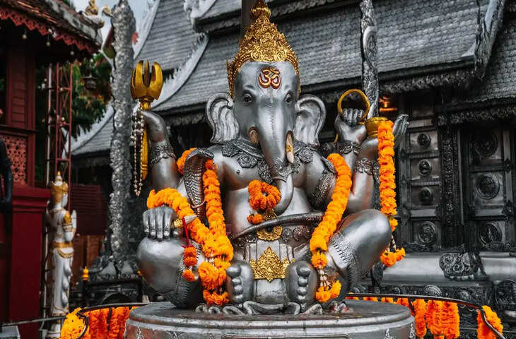 क्या आपने किया इन अनजाने और रहस्यमयी गणेश मंदिरों का दर्शन? 2 मिनट के वीडियो में जाने इनकी चमत्कारी कहानियाँ और अद्भुत रहस्य