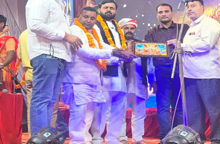 वाराणसी में व्यापारी जनता पार्टी के राष्ट्रीय अध्यक्ष शिवकुमार गुप्ता का भव्य स्वागत, मोमेंटो और अंगवस्त्र देकर किया सम्मानित