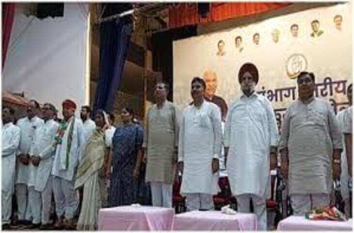 उदयपुर में कांग्रेस कार्यकर्ताओं का पुलिस के खिलाफ प्रदर्शन, वल्लभनगर थानाधिकारी पर कार्रवाई की मांग