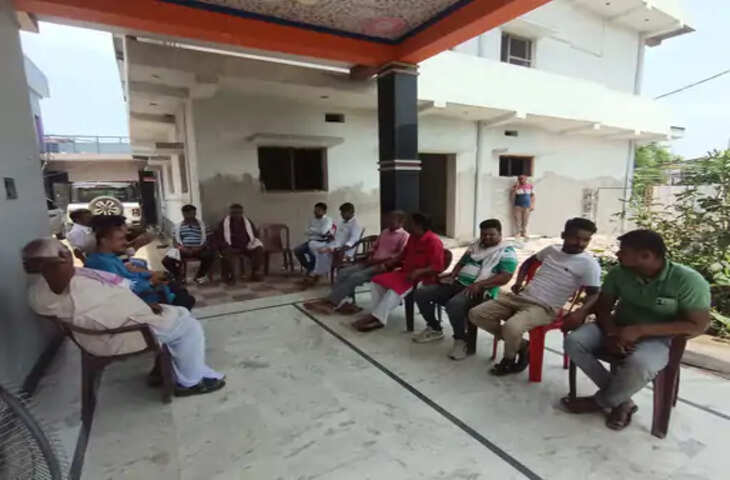 शेखपुरा दुष्कर्म मामला गरमाया: भूमिहार एकता मंच का प्रतिनिधिमंडल पीड़िता के घर पहुंचा, न्याय दिलाने का दिया भरोसा