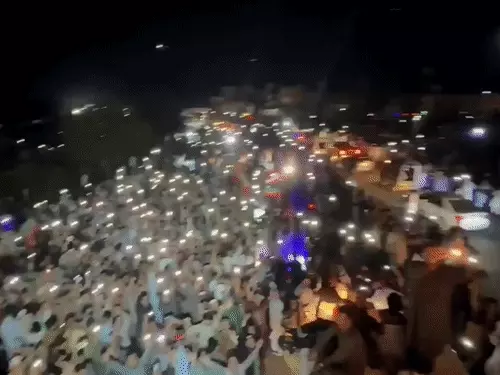 Imran Khan Release March: पेशावर के करीब पहुंचा इमरान समर्थकों का मार्च, शहबाज ने बातचीत का दिया ऑफर; समर्थकों ने ठुकराया