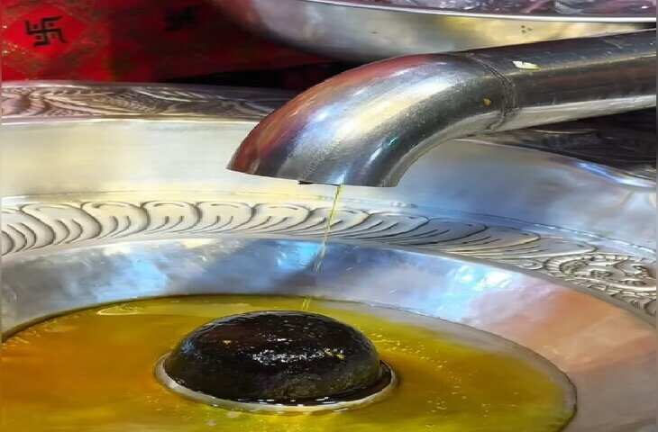 भारत का अनोखा Shani Dev मंदिर: यहां मूर्ति नहीं, पिंडी रूप में होती है कर्मफलदाता की&nbsp;पूजा