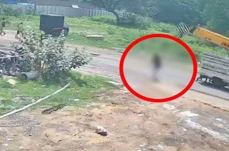 अहमदाबाद में कॉलेज जा रही 19 साल की छात्रा को क्रेन ने कुचला, वीडियो में जाने 50 फीट तक घसीटा; ड्राइवर गिरफ्तार