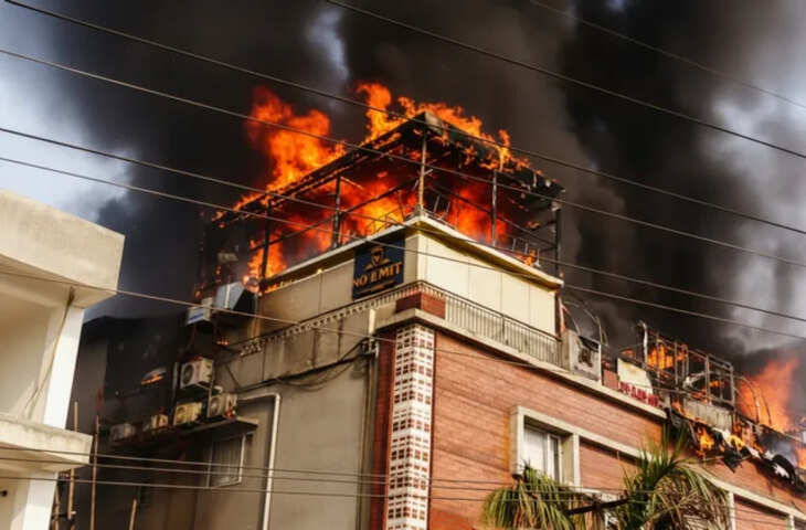 गोवा अग्निकांड के बाद भुवनेश्वर के नाइट क्लब में भीषण आग से मची अफरा-तफरी, धुएं से ढका पूरा इलाका 