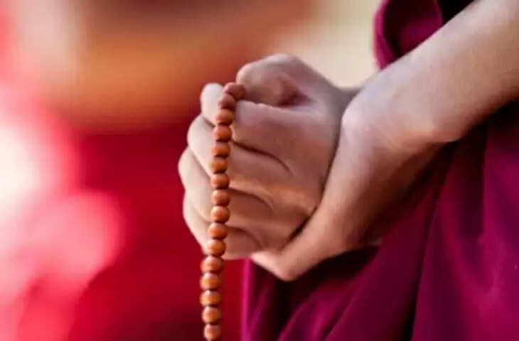 Friday maa Lakshmi puja do these mantra jaap on Friday to pleased laxmi ji&nbsp;