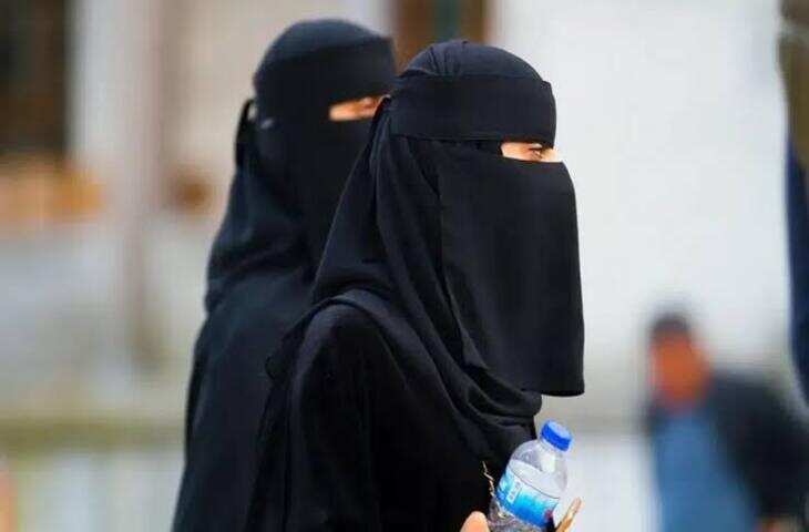 इटली सरकार का बड़ा फैसला: स्कूलों में नकाब-बुर्का बैन, 30% से ज्यादा नहीं होंगे विदेशी छात्र; नियम तोड़ने पर भारी जुर्माना