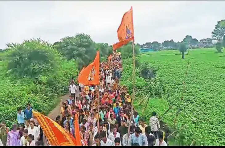 20 किमी की कांवड़ यात्रा में उमड़ा आस्था का सैलाब, 1500 से ज्यादा श्रद्धालुओं ने किया मनकामेश्वर का जलाभिषेक