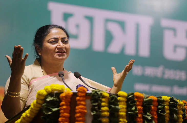 दिल्ली-NCR में Ola-Uber की बसों से लेकर PUC सर्टिफिकेट में सख्ती तक,&nbsp;CM रेखा गुप्ता ने बैठक में लिए बड़े फैसले&nbsp;