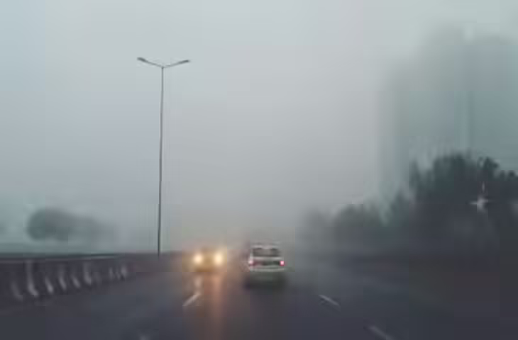 कोहरे में यमुना एक्सप्रेस-वे पर लगेगा ब्रेक, विजिबिलिटी 50 मीटर से कम तो रोकी जाएंगी गाड़ियां, मथुरा हादसे के बाद फैसला