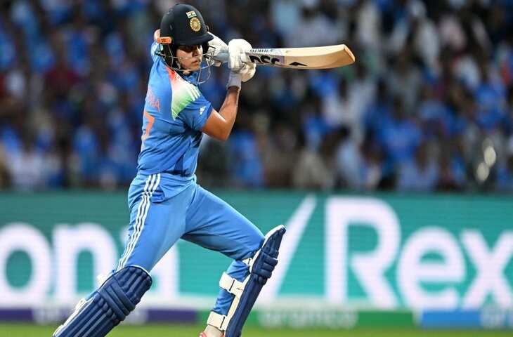विमेंस एशिया कप: PCB प्रमुख से ट्रॉफी लेने से भारत का फिर इनकार, मंधाना-शेफाली ने रिकॉर्ड पार्टनरशिप से दिलाई जीत