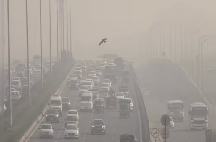 AQI: इन शहरों में हवा बनी ज़हर सबसे ज़्यादा प्रदूषित शहरों की सूची में कई बड़े नाम शामिल, दिल्ली में 168 दर्ज हुआ एक्यूआई&nbsp;