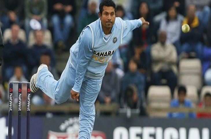 Sachin Tendulkar bowling-11