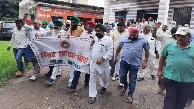 Rishikesh तीर्थनगरी में किसानों का भाजपा सरकार के खिलाफ प्रदर्शन