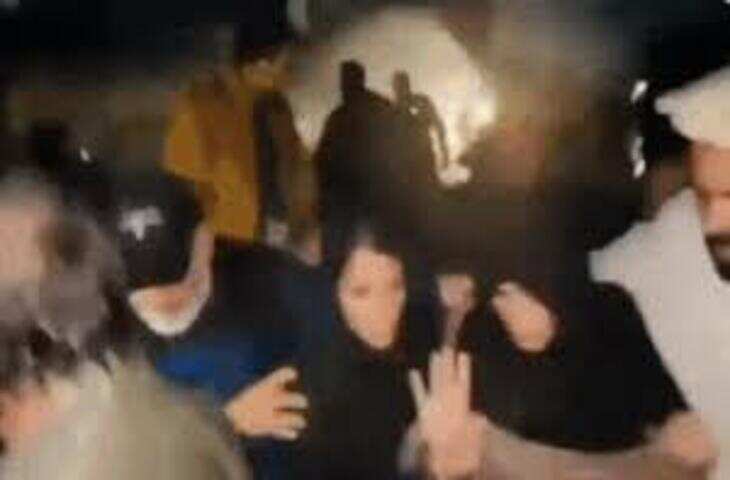 पाकिस्तान में अदियाला जेल के बाहर हंगामा—इमरान खान की बहनों और PTI कार्यकर्ताओं पर ठंडे पानी की बौछार