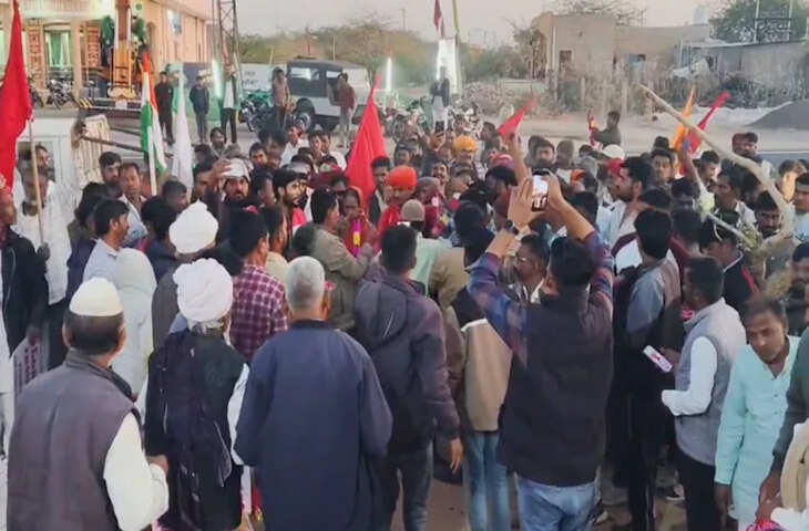 जैसलमेर में 'टीम ओरण' का पैदल मार्च, गोचर भूमि और पर्यावरण संरक्षण को लेकर किया जोरदार प्रदर्शन