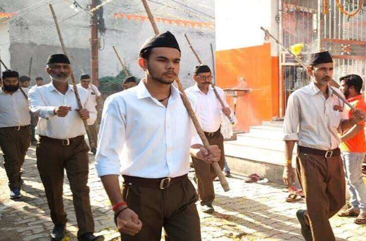 अलीगढ़ में संघ का पथ संचलन:विजयादशमी पर जयघोष और ढोल-नगाड़ों के बीच निकले स्वयंसेवक, जगह-जगह स्वागत