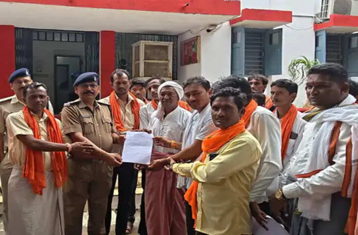 बड़वानी में शिवपंथ को लेकर कथित आपत्तिजनक टिप्पणी पर विरोध: पाटी में सत्संग परिवार ने थाने पहुंचकर दिया ज्ञापन, कार्रवाई की मांग