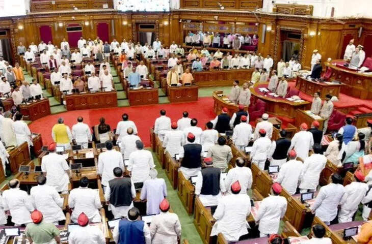 यूपी विधानसभा की कार्यवाही अनिश्चितकाल के लिए स्थगित, सपा के हंगामे के बीच स्पीकर ने किया ऐलान