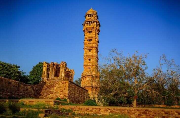 इतिहास और भूतिया कहानियों का संगम है चित्तौड़गढ़ का विजय स्तम्भ, वीडियो में हर मंजिल में दबे खौफनाक राज़ जान उड़ जायेंगे होश&nbsp;