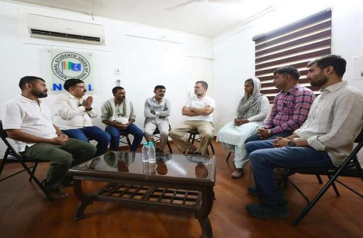 नीट स्टूडेंट सुसाइड केस: राहुल गांधी से मिला परिवार, फुटेज में देंखे साथ दिखा हिस्ट्रीशीटर तो बढ़ा विवाद
