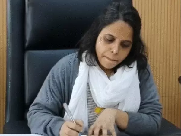 50 दिन में फिर ट्रांसफर, IAS नेहा मारव्या बोलीं- हतोत्साहित हूं; कर्मचारियों की धमकी का किया जिक्र