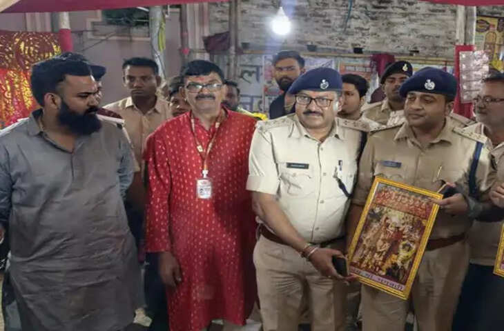 मधुबनी में रात 10 बजे दुर्गा मंदिरों में पहुंचे DM और SSP, अष्टमी पर सुरक्षा व्यवस्था का लिया जायजा
