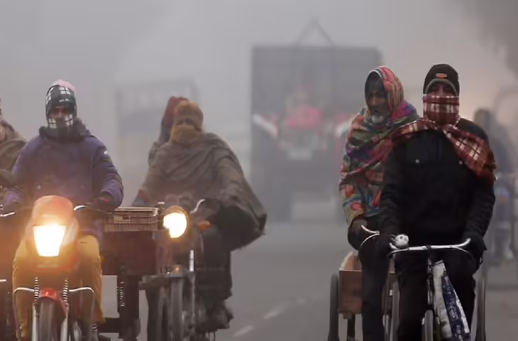 IMD Warning for UP: आज से बदलेगा मौसम, बारिश और ओलों से कई जिलों में बढ़ेगी मुश्किल