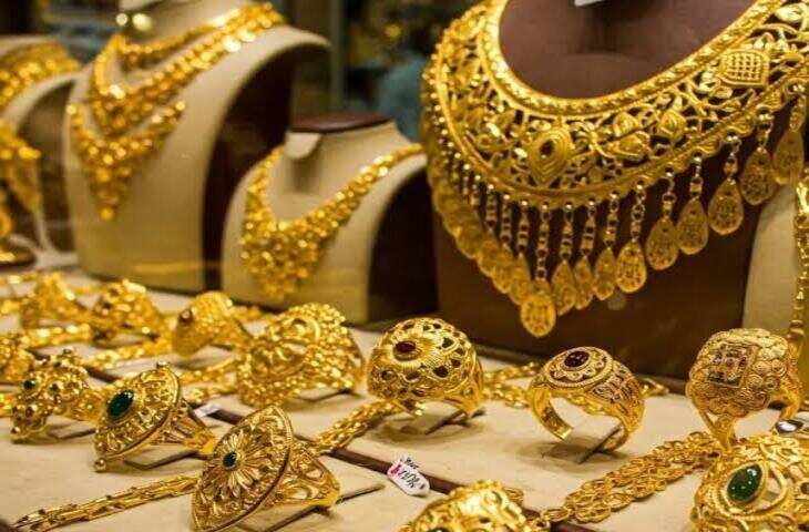 ग्लोबल मार्केट में मंदी का असर! क्या त्यौहारी मांग से संभलेंगे भारत में सोना-चांदी के भाव? जानें आज के रेट्स