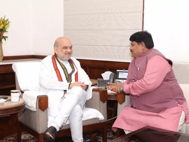 उज्जैन सांसद अनिल फिरोजिया ने अमित शाह पर लिखी किताब, &lsquo;नए भारत के चाणक्य&rsquo; में गृह मंत्री की चाणक्य से तुलना
