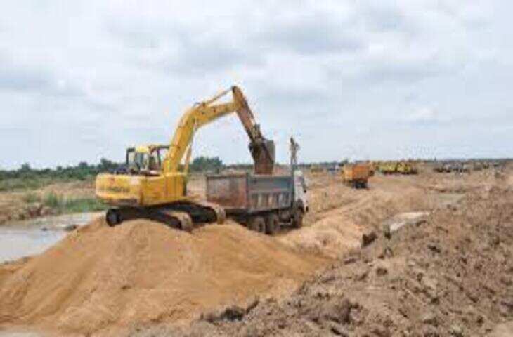श्रीनाथपुरम: विशेष अभियान में खनन विभाग ने 220 टन अवैध बजरी जब्त, जुर्माना वसूला