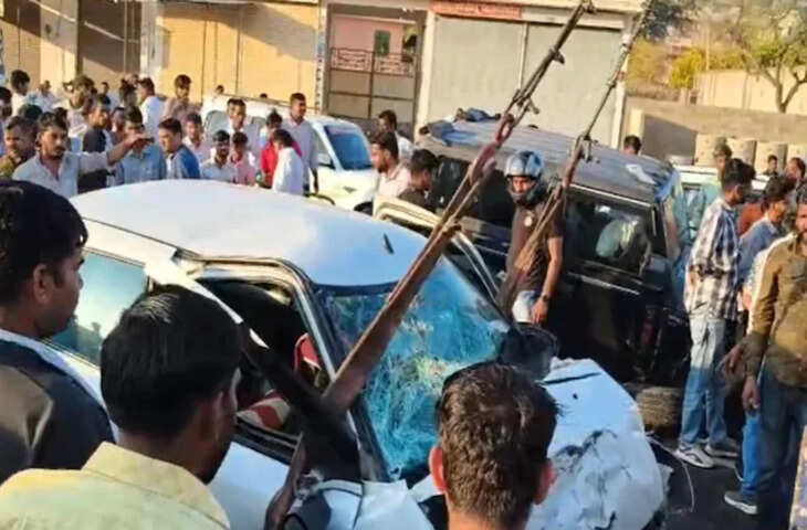सीकर में NH-52 पर भीषण सड़क हादसा, स्विफ्ट चालक की मौके पर मौत, चार घायल