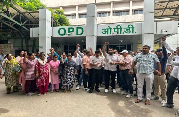 सिरसा, रोहतक के डॉक्टरों और कर्मचारियों ने जियोफेंसिंग आधारित उपस्थिति प्रणाली का विरोध किया