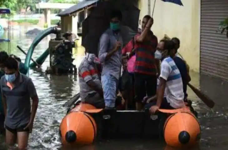 Kolkata पानी से भरी गली से गुजर रही थीं दो नाबालिग लड़कियां करंट लगने से हुई मौत