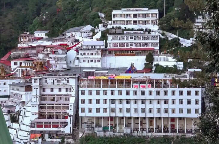 Vaishno Devi Temple Case: माता वैष्णो देवी मंदिर में 550 करोड़ की कथित नकली चांदी का मामला गरमाया, कोर्ट ने मांगे रिकॉर्ड
