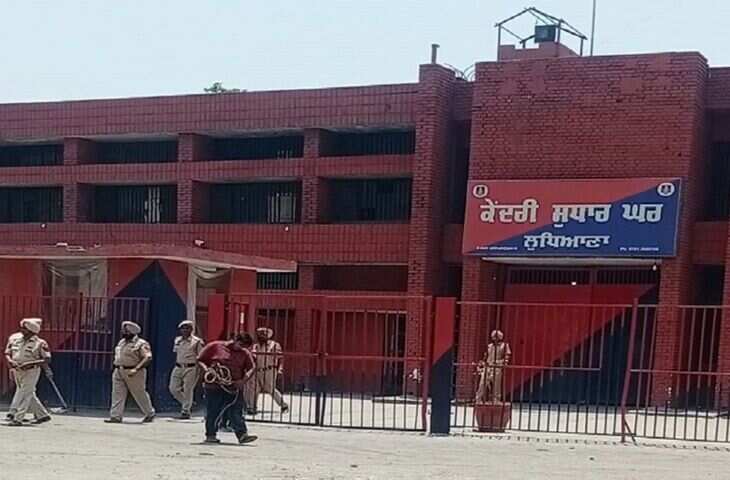 BREAKING : लुधियाना जेल में वीआईपी ट्रीटमेंट का भंडाफोड़: पैसों के दम पर कैदियों को मिल रही थीं सुविधाएं, बड़ा अधिकारी निलंबित