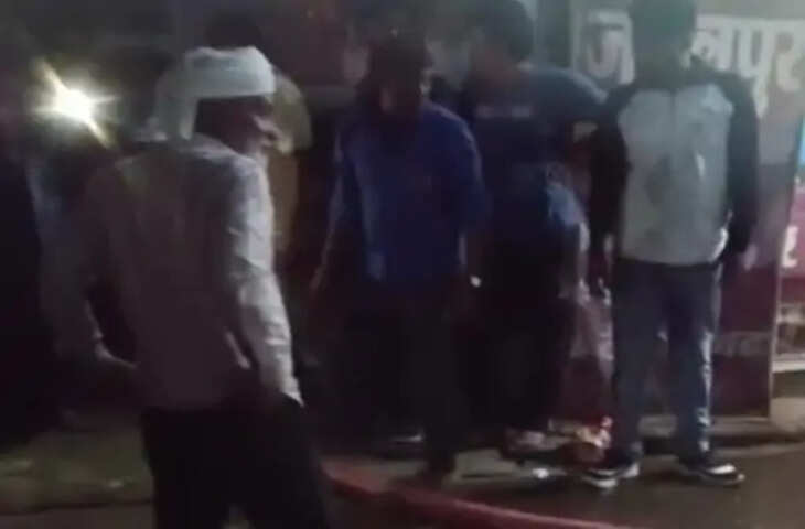 छिंदवाड़ा में पेट्रोल पंप के पास कैंटीन में लगी भीषण आग, सिलेंडर तक पहुंचने से पहले बुझाई गई लपटें; बड़ा हादसा टला