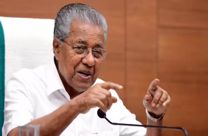 केरल के पूर्व CM पिनाराई विजयन के घर ED की रेड, मनी लॉन्ड्रिंग केस में 12 ठिकानों पर छापेमारी