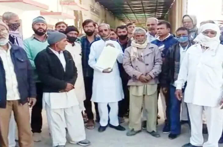 Churu में ग्रामीणों ने कलेक्ट्रेट पर लाइट ट्रिपिंग से परेशान हो किया प्रदर्शन, 6 घंटे की सप्लाई में 25 बार जाती है 