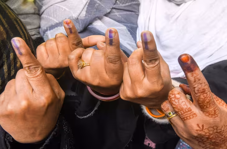 राजस्थान पंचायत चुनाव: दूसरे चरण में 22 जिला परिषदों और 124 पंचायत समितियों के वार्डों में मतदान जारी
