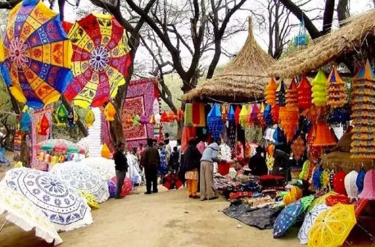 Surajkund Mela 2024 बहुत खास होता है सूरजकुंड का मेला, बांस से बने चीज़ों से लेकर बांधनी साड़ियों तक&nbsp;हर चीज की कर सकते हैं खरीदारी