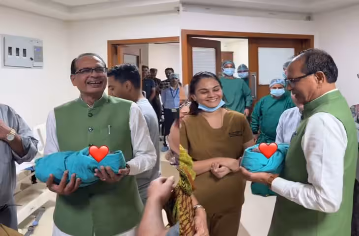 'सौभाग्या का सूर्योदय हुआ', शिवराज सिंह चौहान के घर गूंजी किलकारी, बांहें फैला उठा लिए गोद में; VIDEO