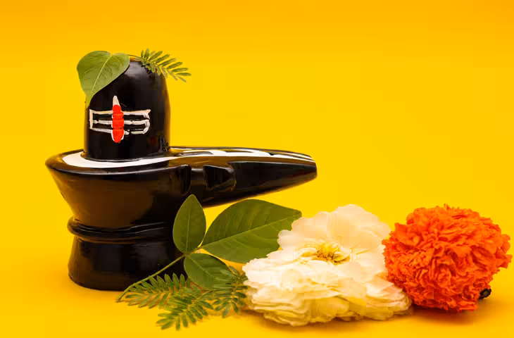Bhaum Pradosh 2026: कर्ज से मुक्ति के लिए आज करें ये उपाय, महादेव और हनुमान जी की कृपा पाने की मान्यता