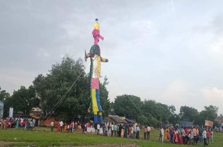 यूपी में विजयादशमी की धूम: कानपुर में खुला दशानन मंदिर, आगरा में RSS ने निकाला पथ संचलन