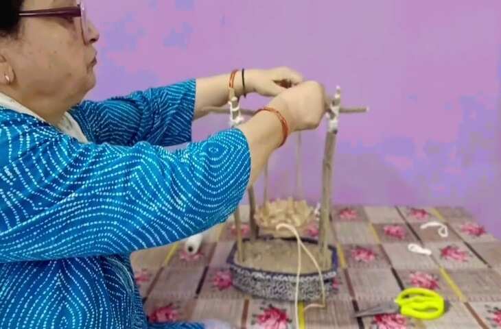 Janmashtami पर कान्हा के लिए बनाएं स्पेशल झूला! इन सिंपल स्टेप्स से 5 मिनट में खिल उठेगा लड्डू गोपाल का दरबार